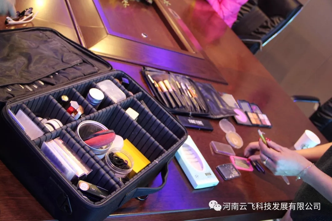 ���wŮ��(ji��) �y���˸�����